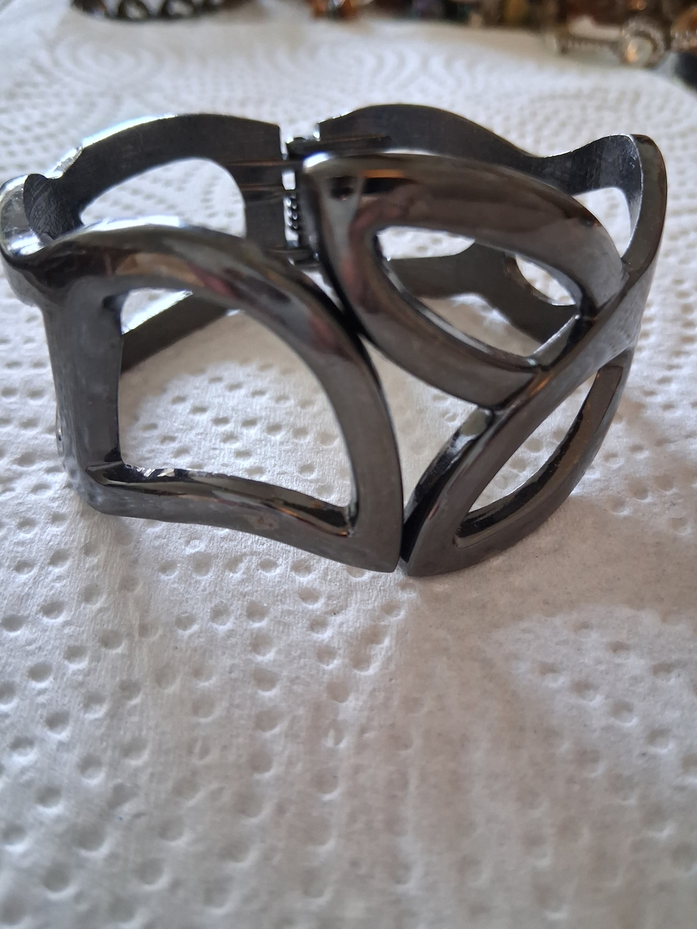 Open Link Hinged Cuff Bracelet - Gunmetal Tone